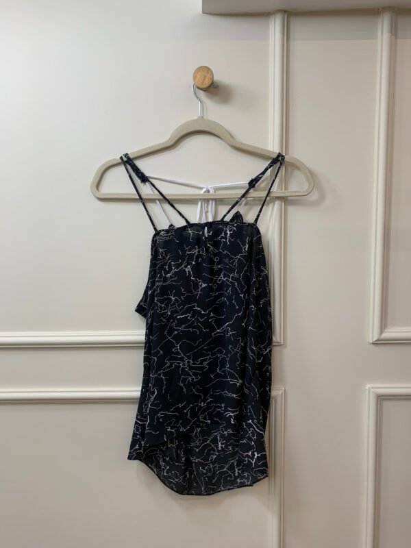 BLUSA PRETA ESTAMPA BRANCA SHOP 126 42 - Image 2