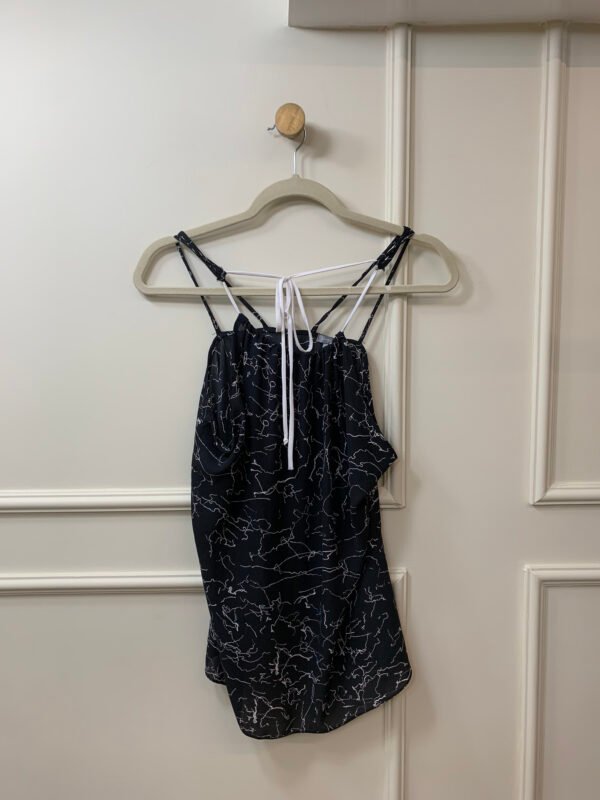 BLUSA PRETA ESTAMPA BRANCA SHOP 126 42