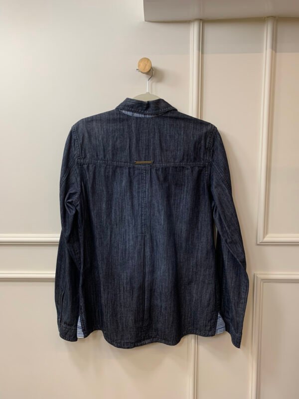 CAMISA JEANS COM DETALHE NO OMBRO CANTÃO 44 - Image 2