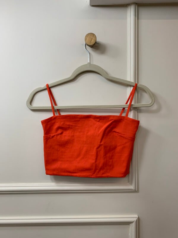 CROPPED LARANJA CORTE RETO LOJA 3 P