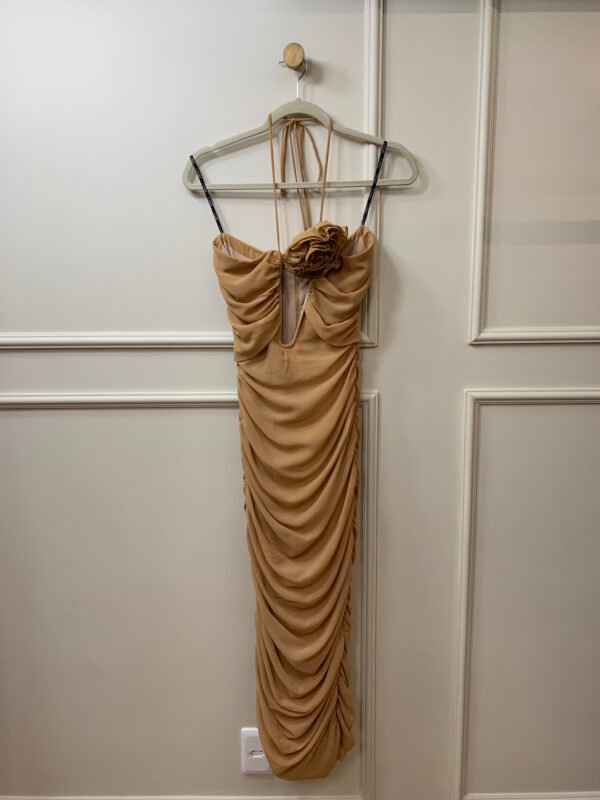 VESTIDO BEGE FRANZIDO DETALHE FLOR C.CLUB! 34