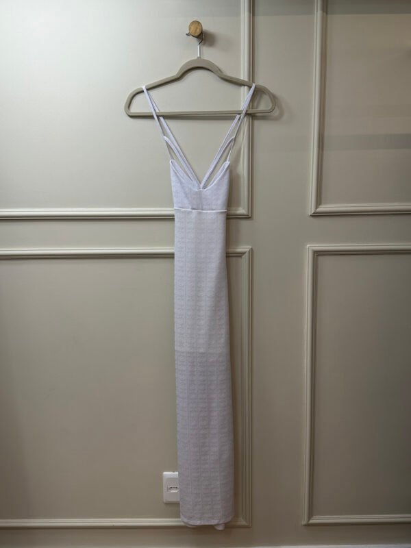 VESTIDO BRANCO LONGO DETALHES EM PRATA P