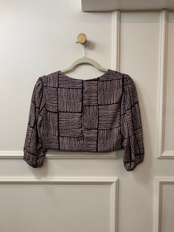 BLUSA CROPPED ESTAMPADA PRETA E MARROM LIZIE M - Image 2