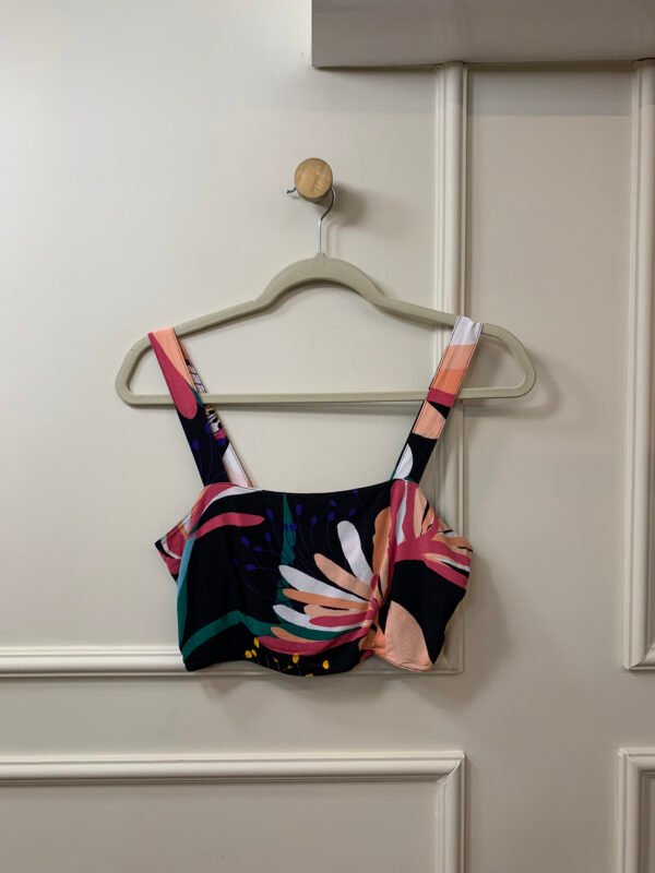 TOP ESTAMPADO FUNDO PRETO COM COSTAS MALHA ZINZANE M