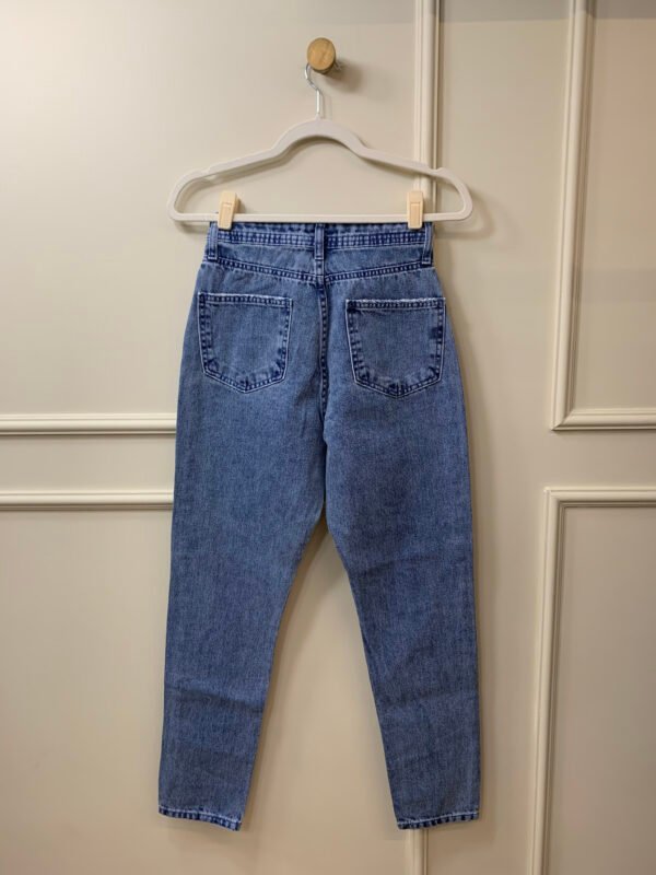 CALÇA JEANS MÉDIO CORTE RETO COM RASGOS YOUCOM 34 - Image 2