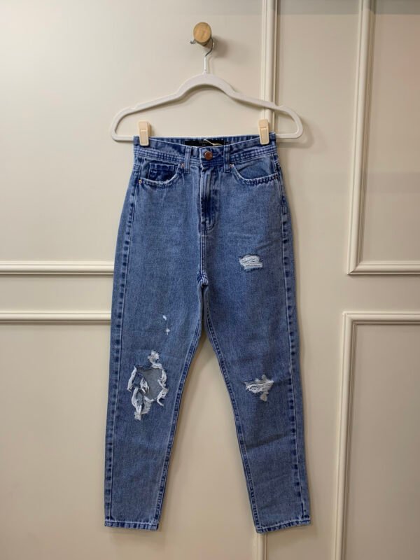 CALÇA JEANS MÉDIO CORTE RETO COM RASGOS YOUCOM 34