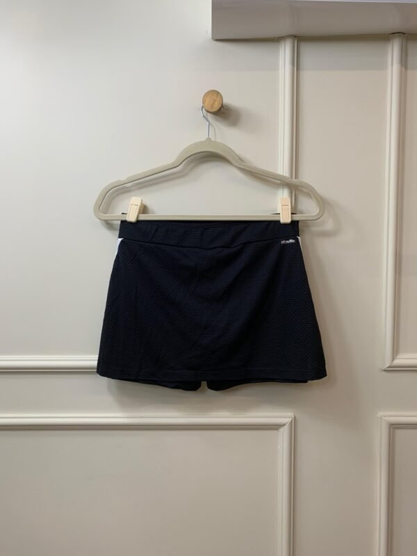 SAIA PRETA COM SHORT EMBAIXO ADIDAS M VESTE P - Image 2