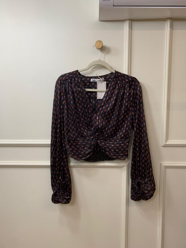 BLUSA PRETA MANGA COMPRIDA ESTAMPA ZARA M