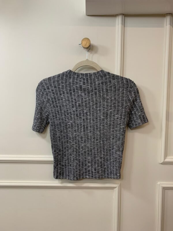 BLUSA TRICOT CINZA FOREVER 21 M - Image 2
