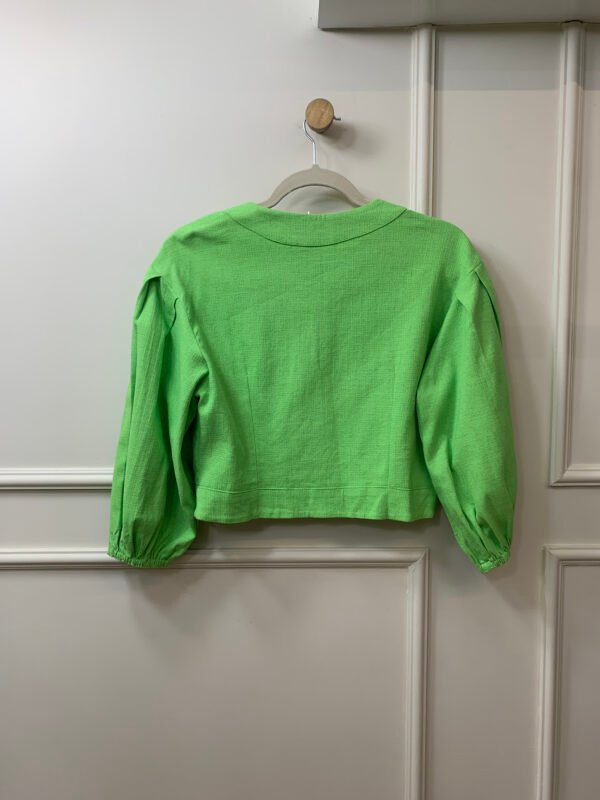 CONJUNTO VERDE BLUSA BOTOES FRONTAIS E SHORT AGILITA 36 - Image 4