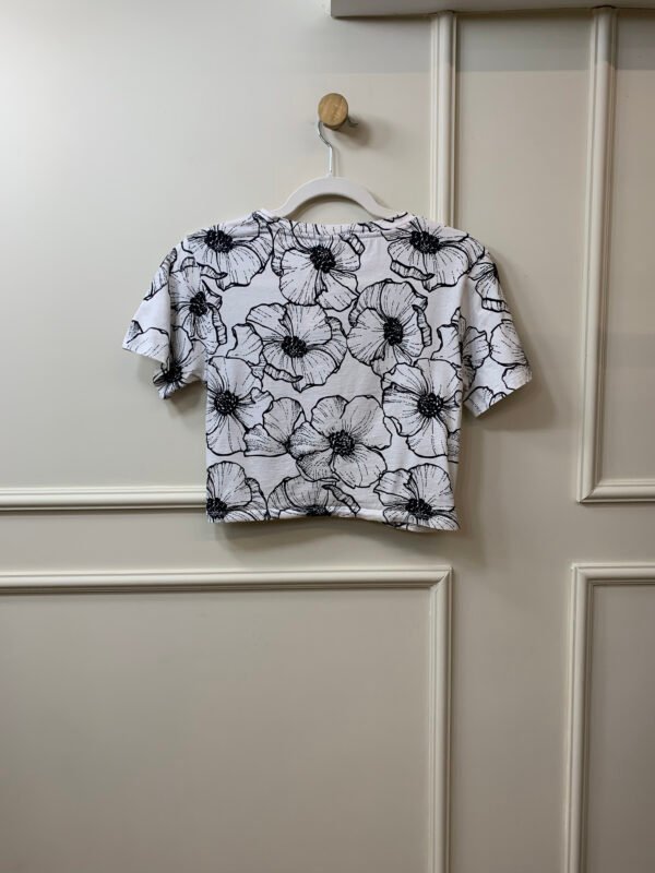 BLUSA MALHA FLOR PRETA E BRANCA FARM G - Image 2