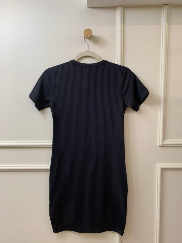VESTIDO PRETO CANELADO FEITO COM AMOR P/M - Image 2