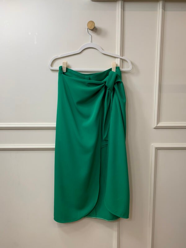 SHORT E SAIA AMARRAÇÃO VERDE EVA 38