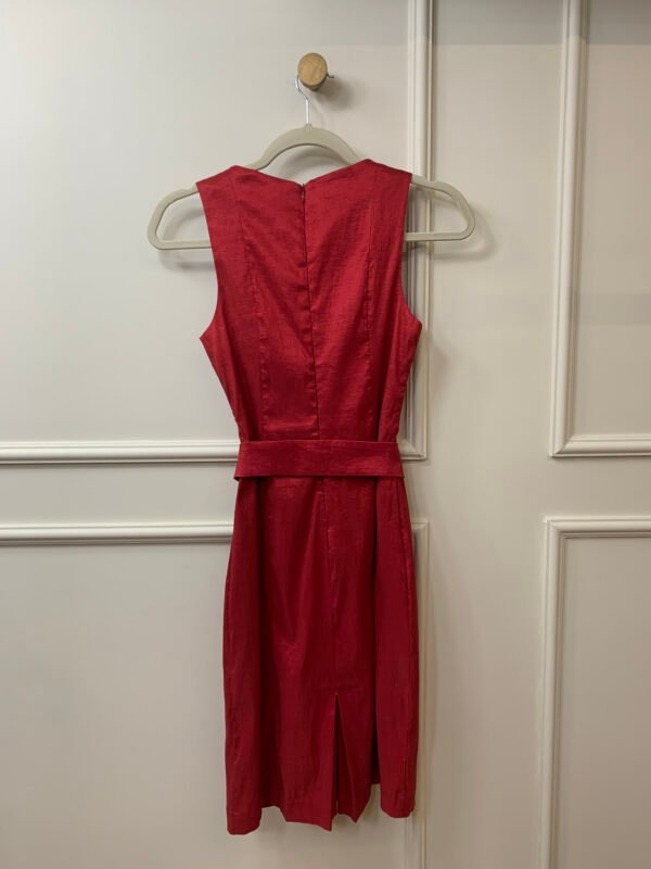 VESTIDO VERMELHO MIDI DRAPEADO NO BUSTO COM FAIXA REMOVIVEL TVZ 40 - Image 2