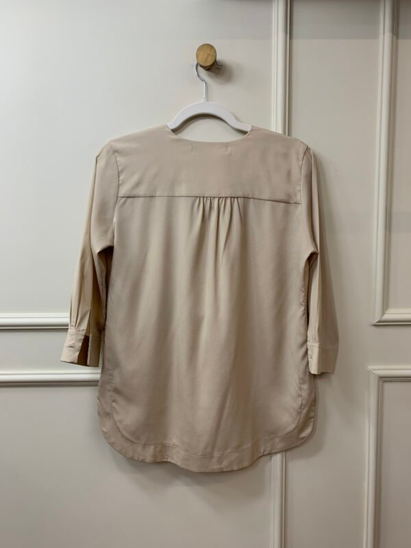 BLUSA BEGE MANGA COMPRIDA SACADA P - Image 2