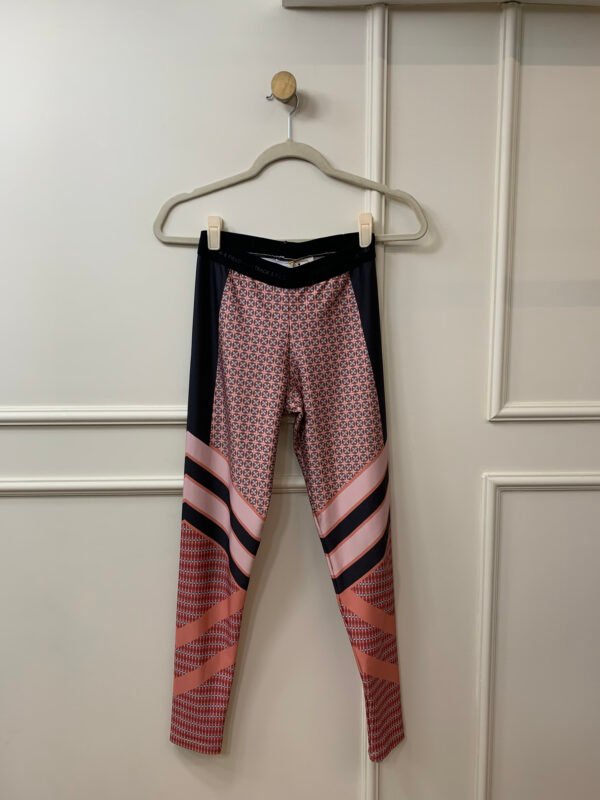 CALCA LEGGING PRETA ESTAMPADA  TRACK E FIELD P