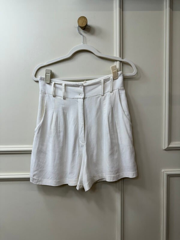 SHORT BRANCO CINTURA ALTA BRIS P