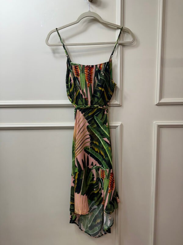 VESTIDO ESTAMPADO ROSE E FOLHAS VERDES FARM P