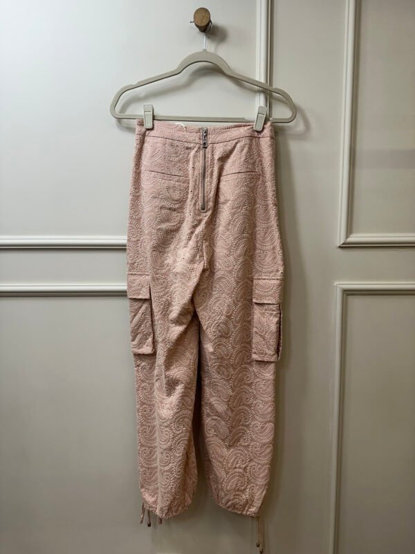 CALÇA ROSA BEBE CARGO COM BORDADO NV 32 - Image 2