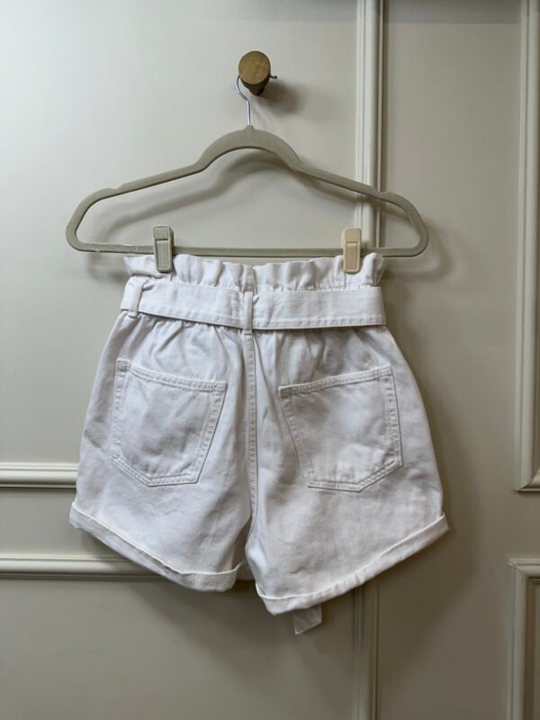 SHORT JEANS BRANCO COM FAIXA ZARA 36 - Image 2