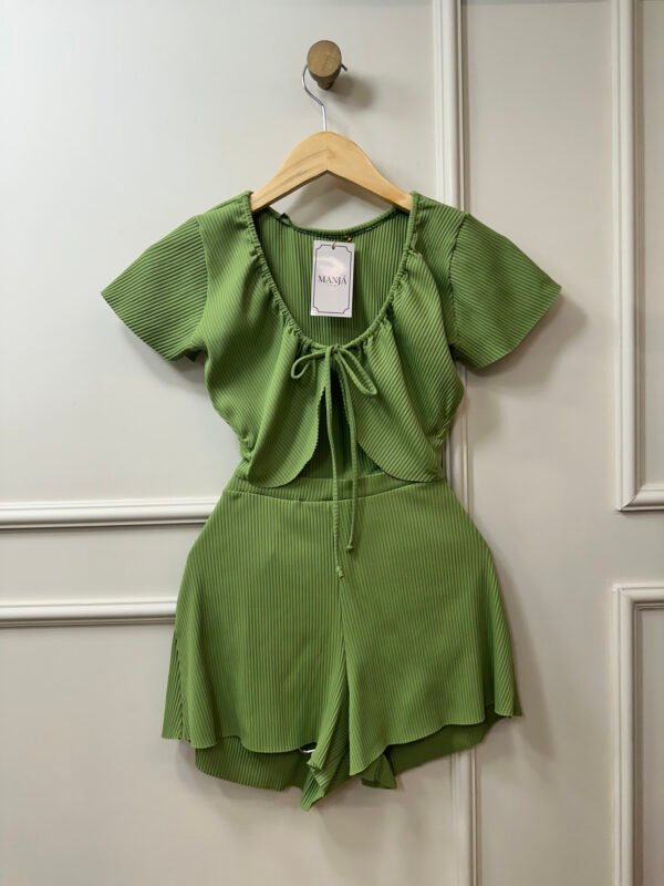 CONJUNTO VERDE CROPPED AMARRAÇÃO E SHORT BE STORE P