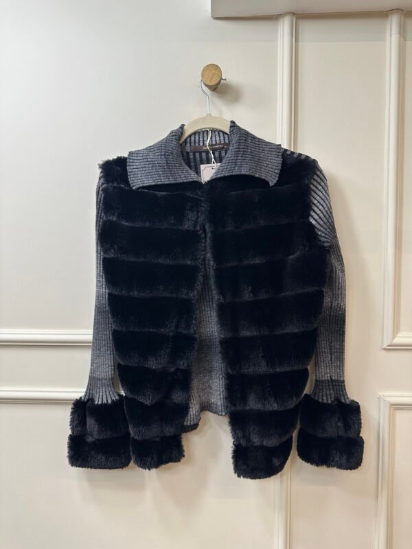 CASACO TRICOT COM PELE SINTETICA RENATA CAMPOS P