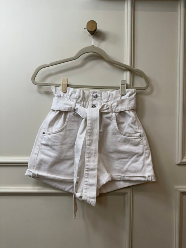 SHORT JEANS BRANCO COM FAIXA ZARA 36